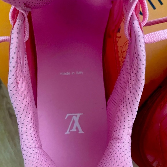 Louis Vuitton sneakers - Picture 1 of 8
